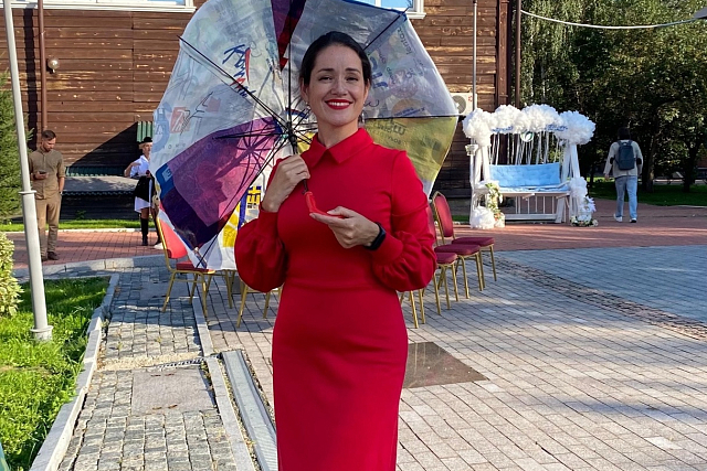 Проект «ЭкоГнездо» из Братска создал зонтики из переработанного пластика для иркутской выставки