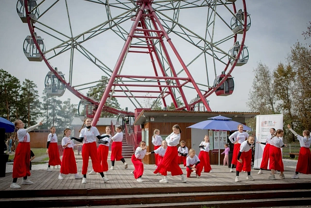 Заложен первый символический кирпич в будущем семейном пространстве Ангарска
